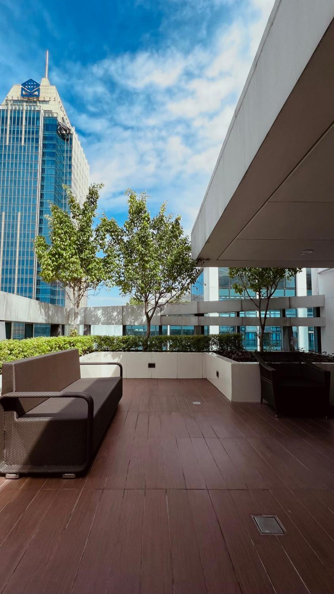 La Palazzo - Across Uptown Mall & Grand Hyatt Bgc Taguig Exterior foto